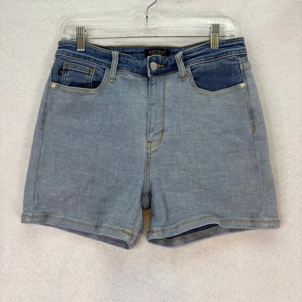 Judy Blue Women's‎ Sz Large Two-Tone Wash High Rise Denim Shorts Casual Summer